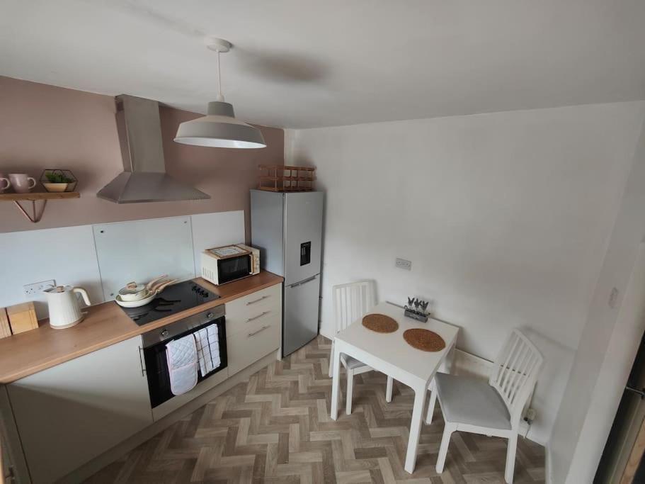 Newly Renovated Private Annex By The Sea Hartley