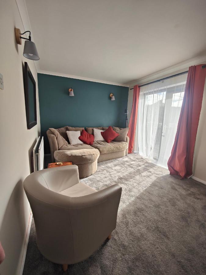 Newly Renovated Private Annex By The Sea Hartley